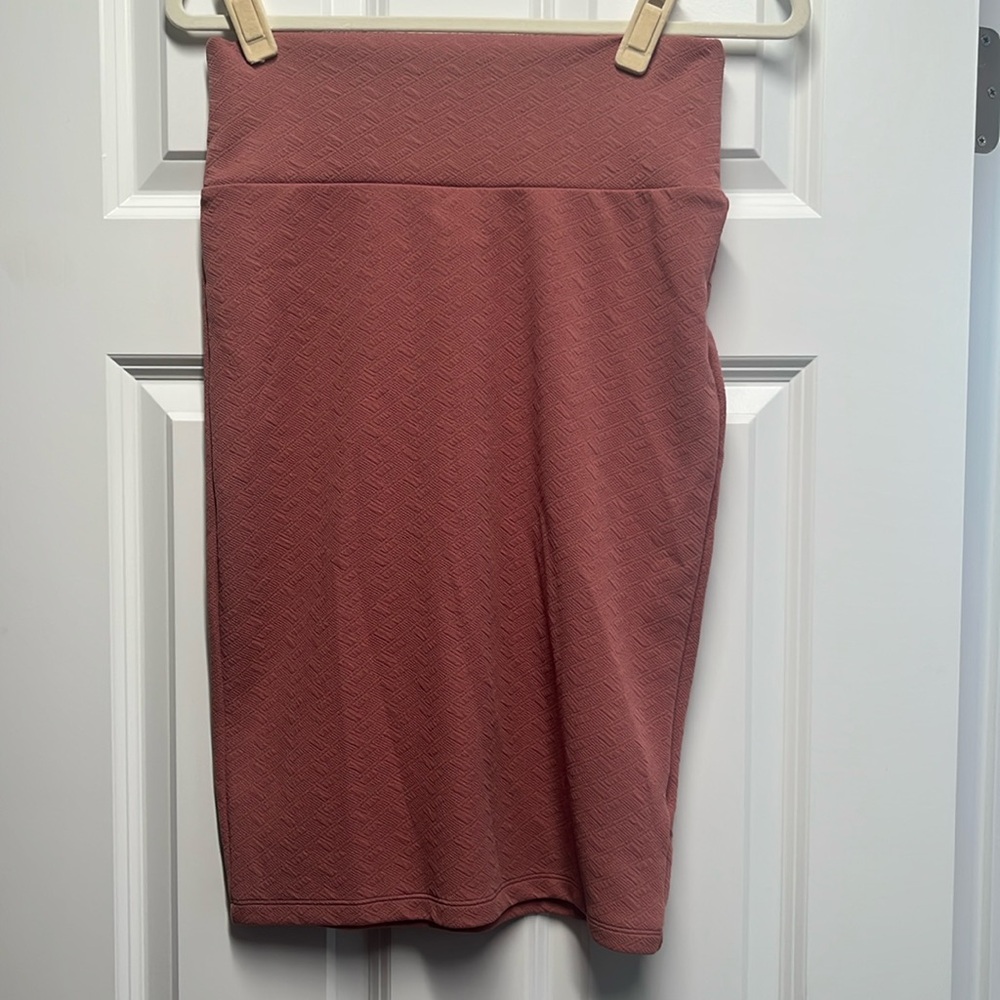 Washed and worn once - Size Small LuLaRoe Stretchy Mauve textured Pencil Skirt